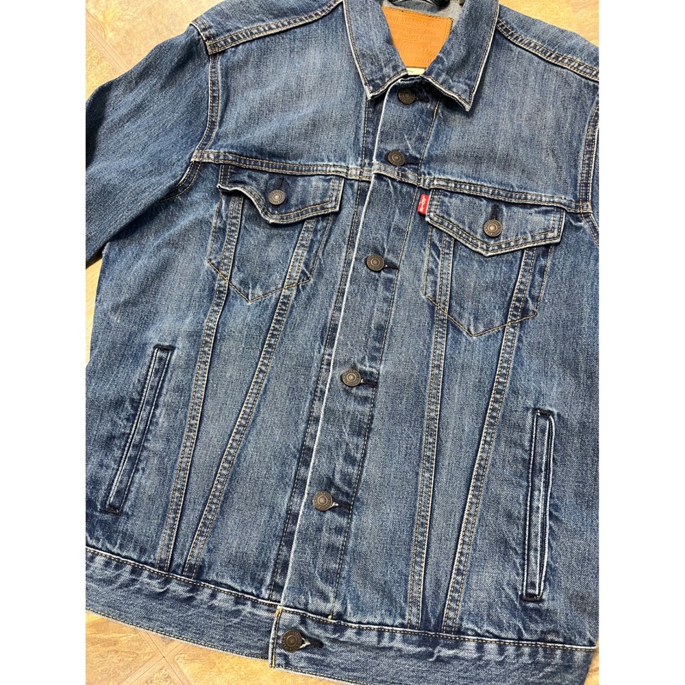 Levis Premium Trucker Jacket Mens Medium Blue Denim Button Up Coat - Picture 2 of 8
